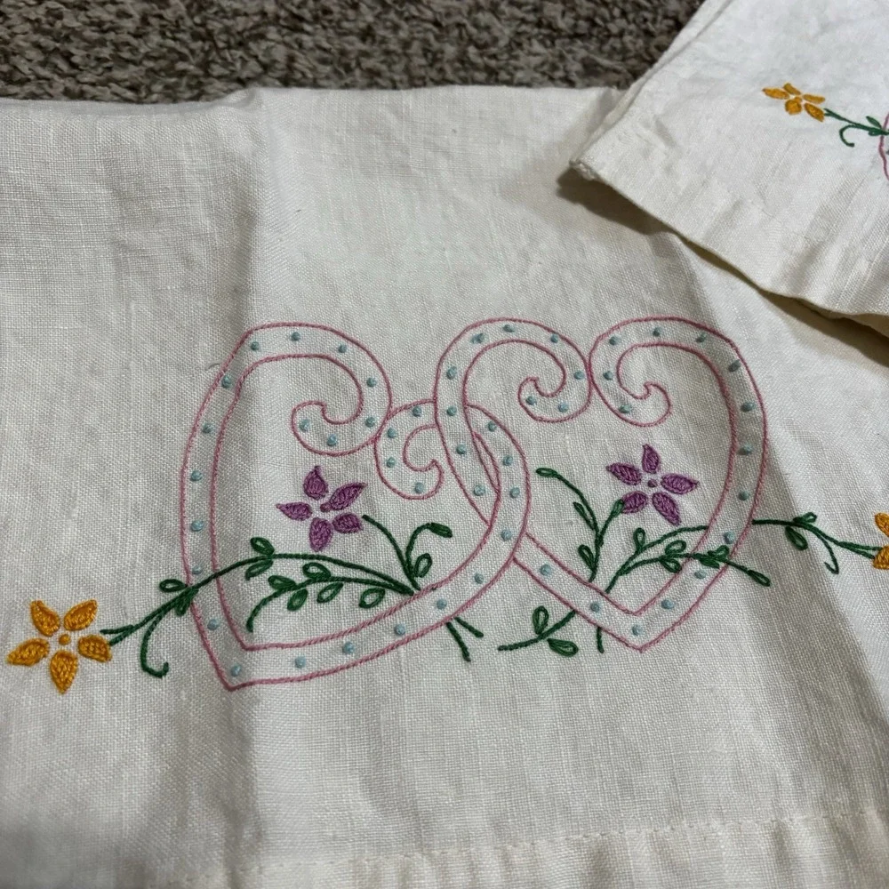 Vintage Set Of 2 Linen Hand Embroidered Floral Tea Towels, 18.5x11.5